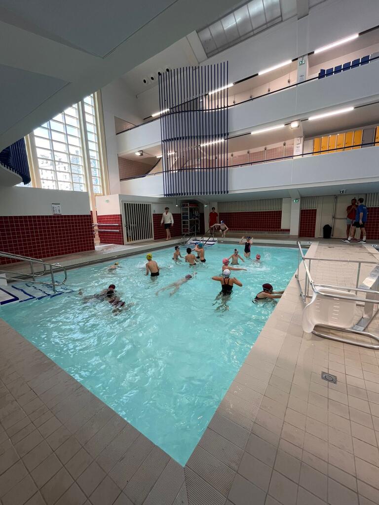 Les CM1 et CM2 retrouvent la piscine