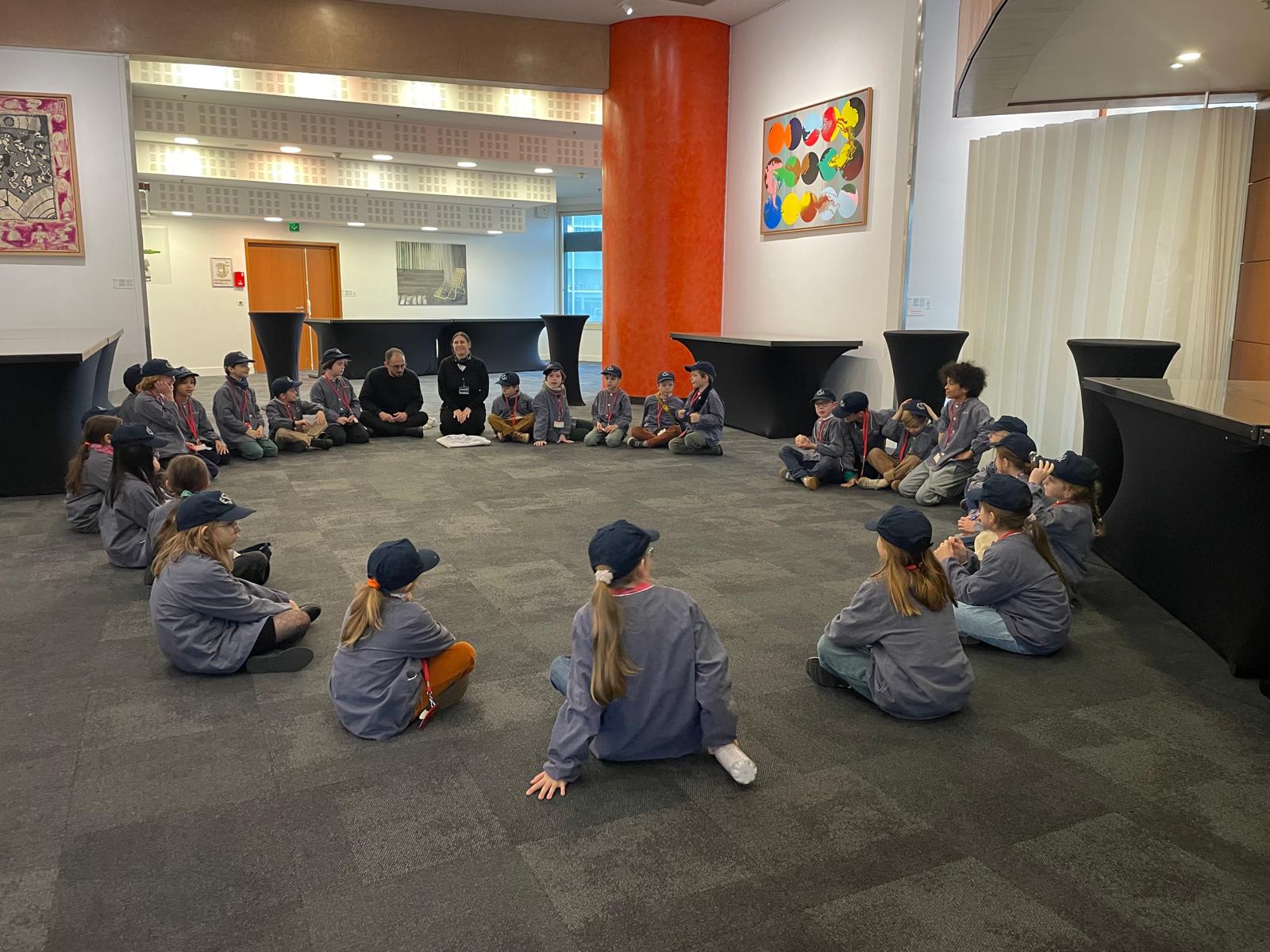 Sortie des CE2 à la collection d’art de la Société Générale